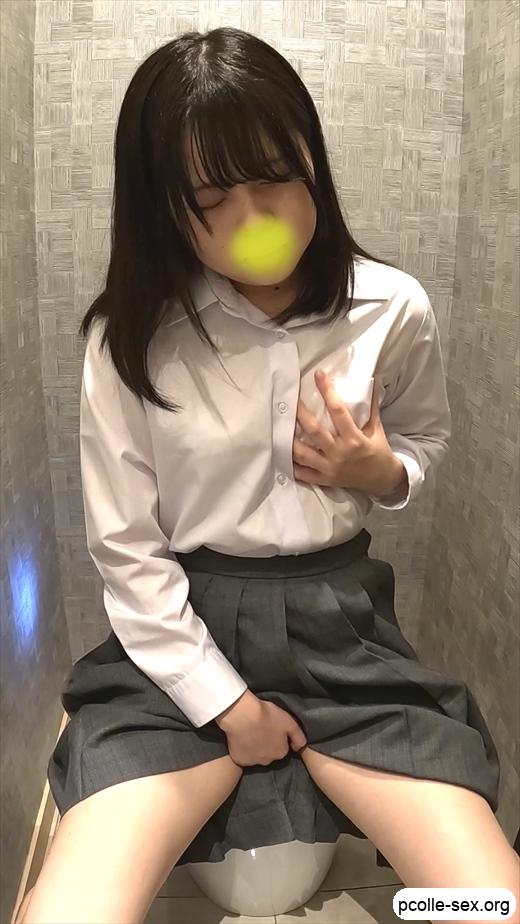 デパートのトイレでこっそりオナニーしちゃうJK168　純朴そうな美乳JKがギャップのある大胆オナニー